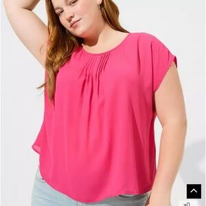 Torrid Crop Top

Smoke free 
Pet free home
New with tags